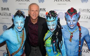 'Avatar' Film Director James Cameron dan para penampil dalam pentas 'Toruk' yang terinspirasi dari film garapan James Cameron