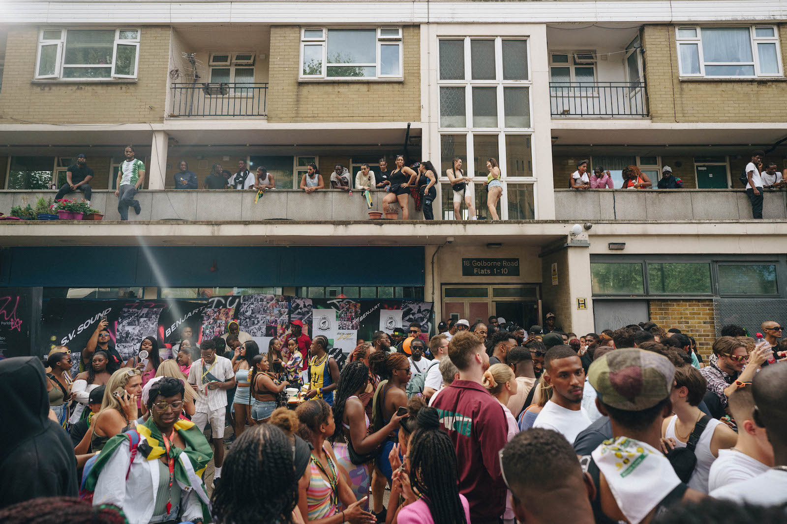 Crowds dancing at Notting Hill Carnival 2022