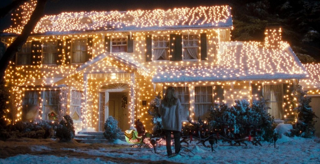 Someone in New York Recreated the ‘Christmas Vacation’ House’s Insane Light Show